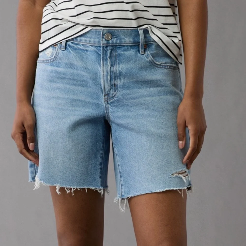 American Eagle Outfitters Blue Jean Shorts with Frayed Hem - Picture 3 of 9
